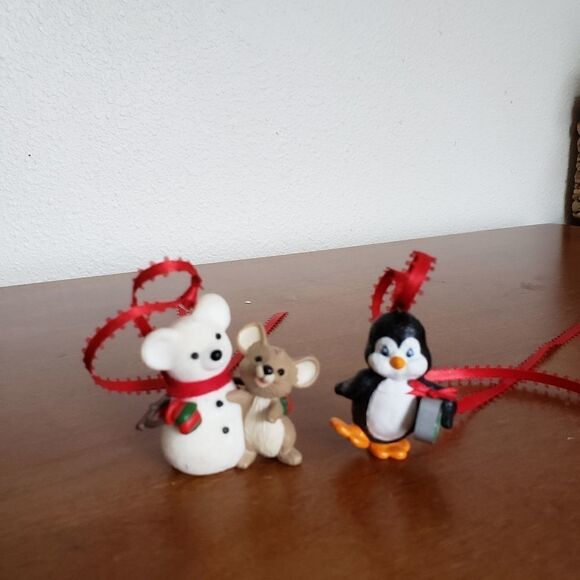 Penguin With Fish &1986 Snow Buddies - Picture 1 of 3